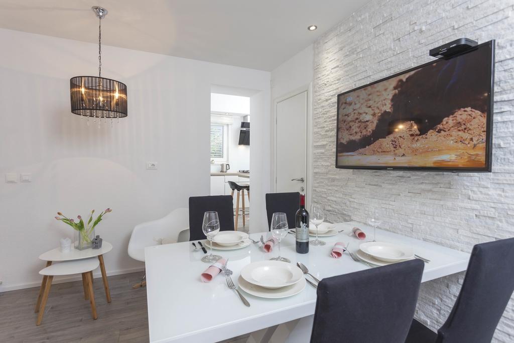 Apartmani Marina มาคาร์สกา ภายนอก รูปภาพ