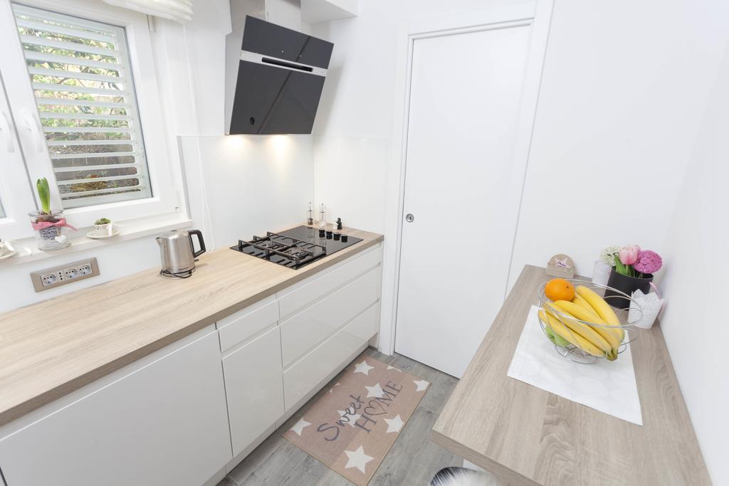 Apartmani Marina มาคาร์สกา ภายนอก รูปภาพ