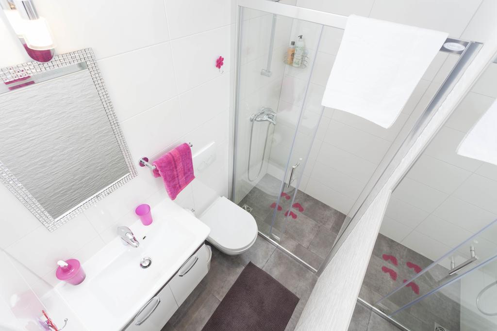 Apartmani Marina มาคาร์สกา ภายนอก รูปภาพ