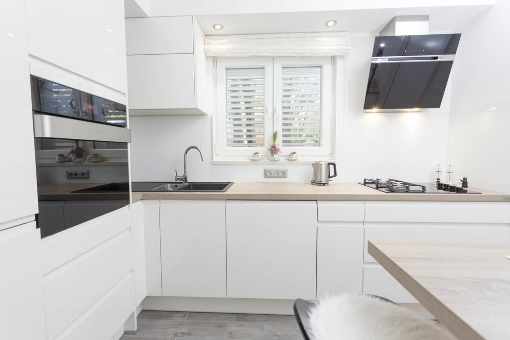 Apartmani Marina มาคาร์สกา ภายนอก รูปภาพ