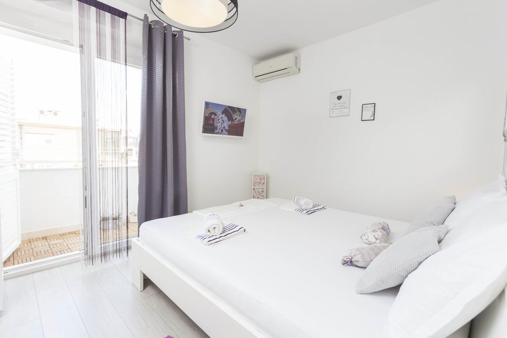 Apartmani Marina มาคาร์สกา ภายนอก รูปภาพ