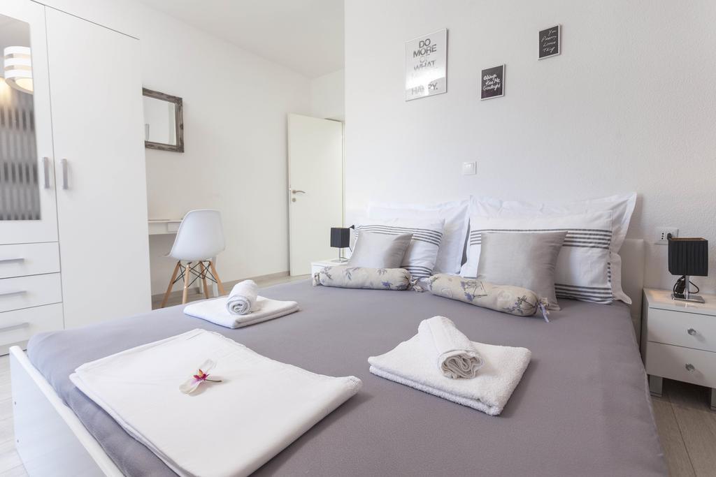 Apartmani Marina มาคาร์สกา ภายนอก รูปภาพ